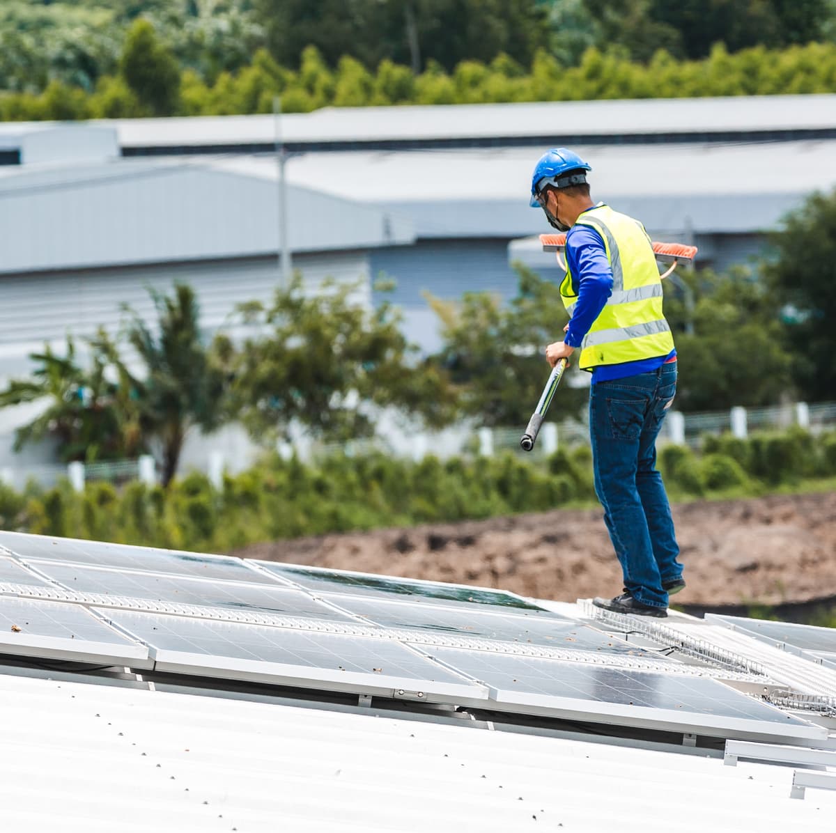 Nettoyage et traitement de toiture